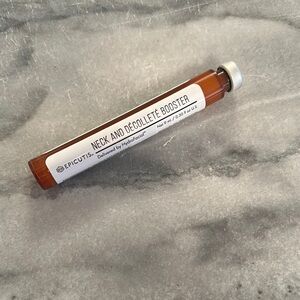 Epicutis Hydrafacial Booster for neck and décolleté